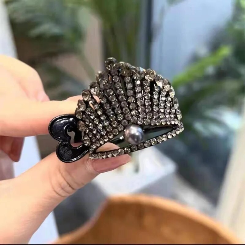Presilha Elegante de Coroa
