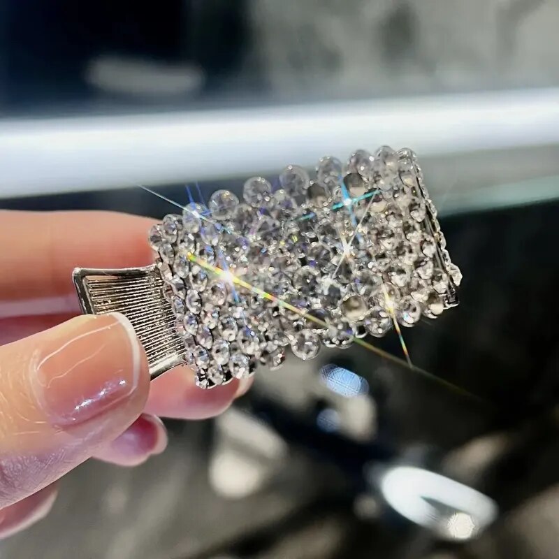 Presilha Elegante de Coroa